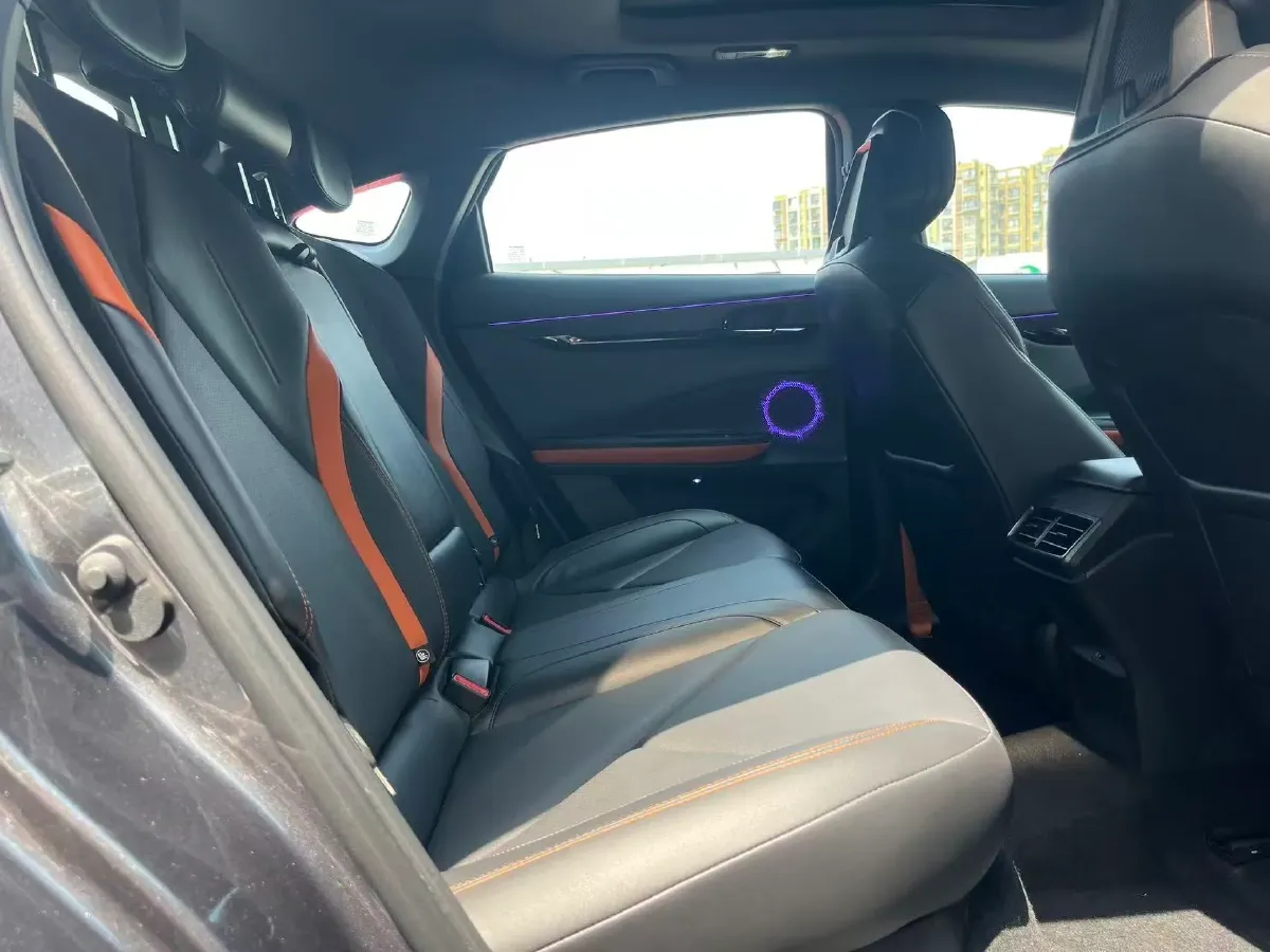 2022 ChangAn UNI-V 1.5T 188HP L4 7DCT,autocango,china used car exporter,china ev exporter,chinese used car exporter,chinese used ev exporter