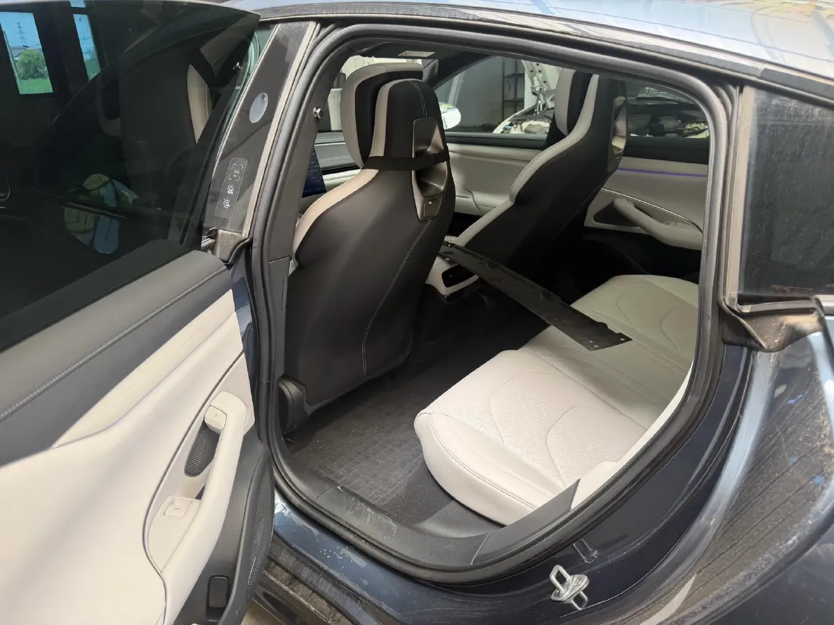 2024 MI SU7 BEV 101KWH,autocango,china used car exporter,china ev exporter,chinese used car exporter,chinese used ev exporter