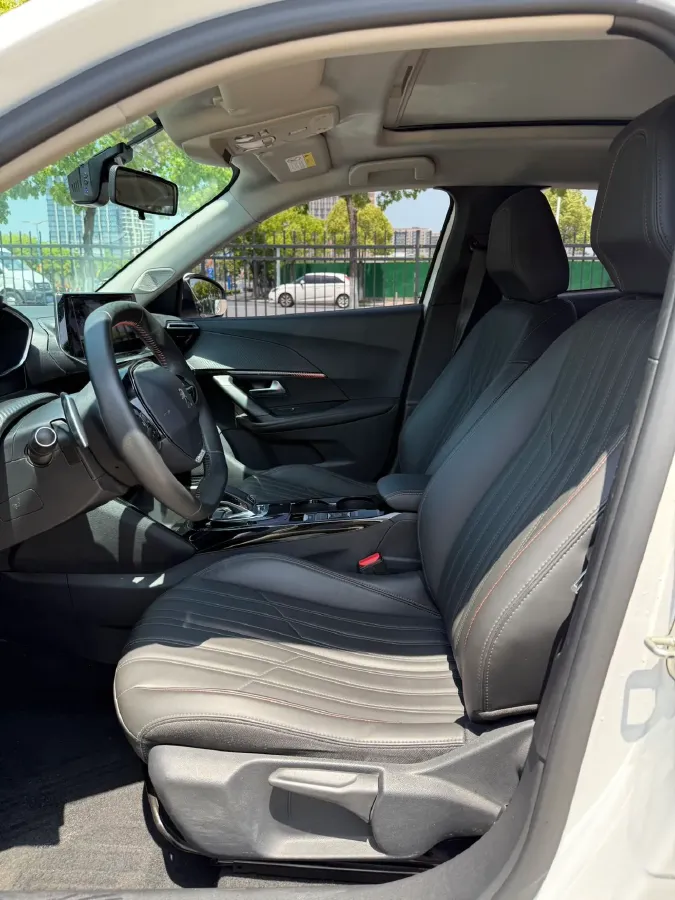 2022 Peugeot 2008 1.2T 136HP L3 6DCT,autocango,china used car exporter,china ev exporter,chinese used car exporter,chinese used ev exporter