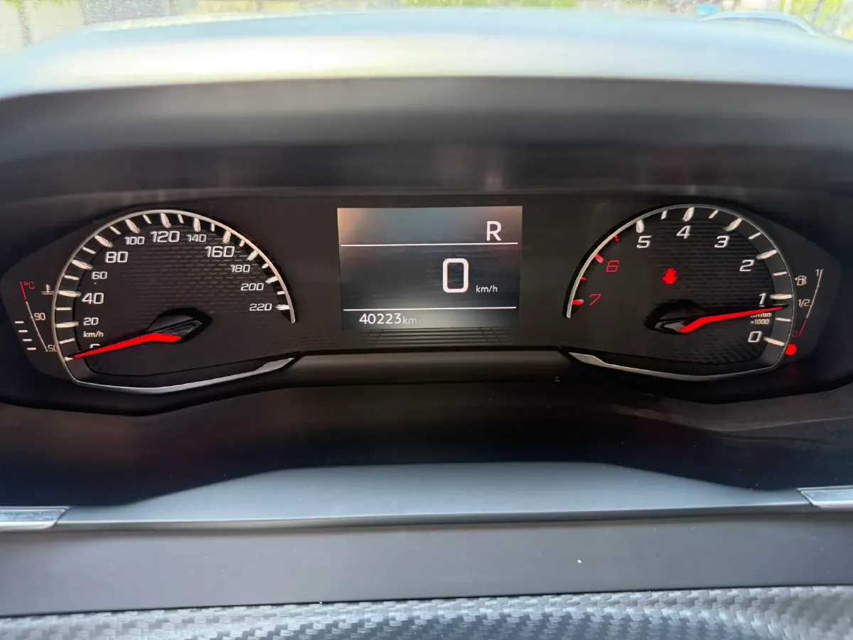 2022 Peugeot 2008 1.2T 136HP L3 6DCT,autocango,china used car exporter,china ev exporter,chinese used car exporter,chinese used ev exporter