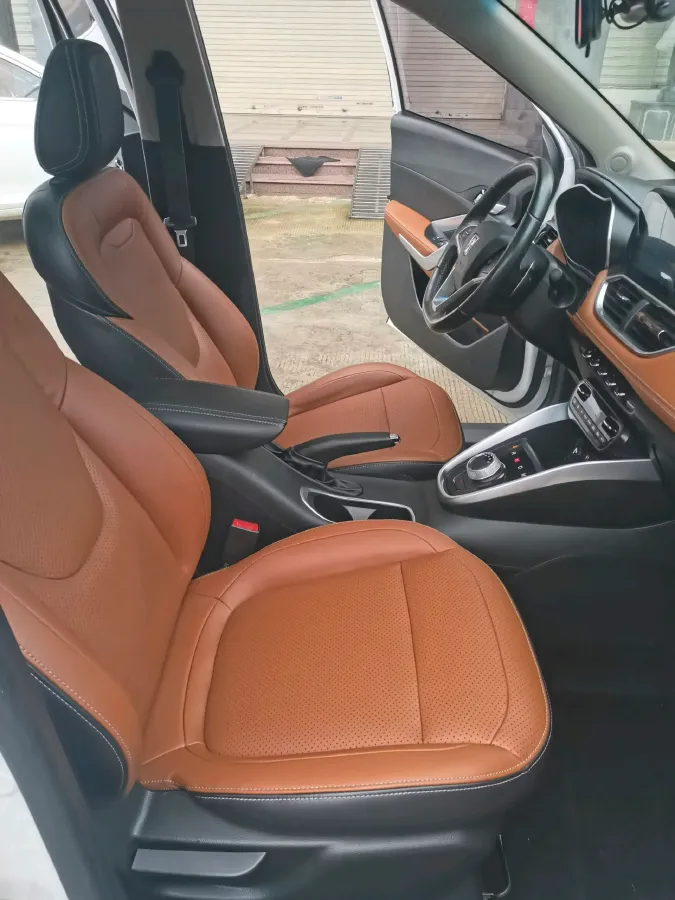 2017 HaiMa S5 Young Edition 1.6L 122HP L4 5MT,autocango,china used car exporter,china ev exporter,chinese used car exporter,chinese used ev exporter