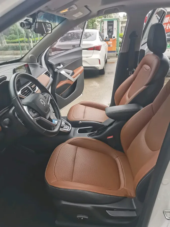 2017 HaiMa S5 Young Edition 1.6L 122HP L4 5MT,autocango,china used car exporter,china ev exporter,chinese used car exporter,chinese used ev exporter