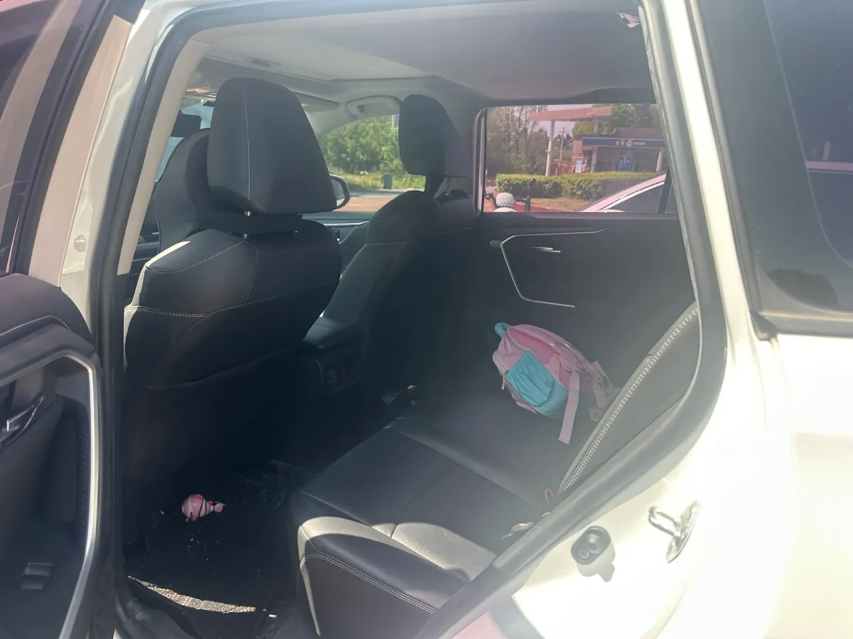 2021 Toyota RAV4 2.0L 171HP L4 CVT,autocango,china used car exporter,china ev exporter,chinese used car exporter,chinese used ev exporter