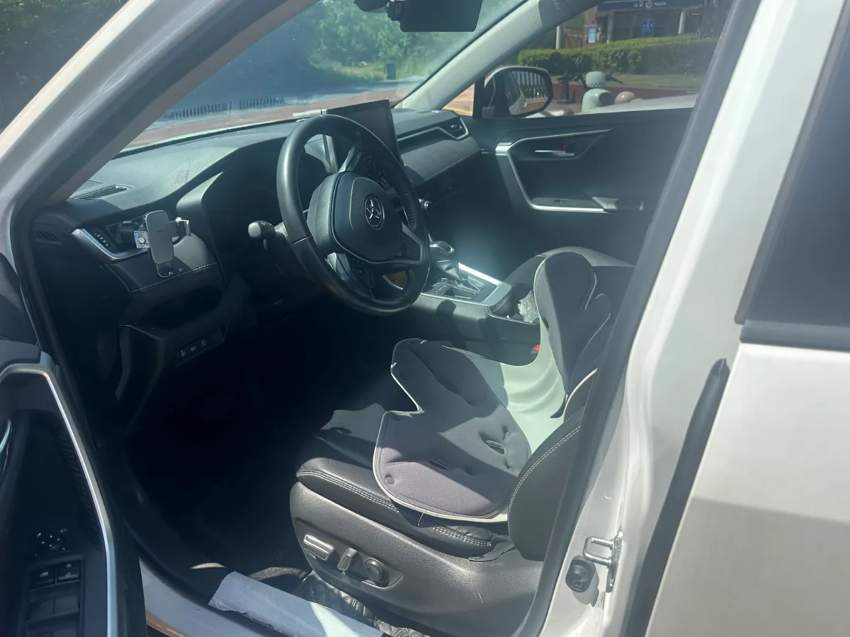 2021 Toyota RAV4 2.0L 171HP L4 CVT,autocango,china used car exporter,china ev exporter,chinese used car exporter,chinese used ev exporter