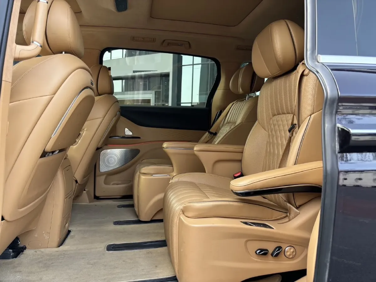 2024 Voyah Dream 1.5T 150HP L4 PHEV 43KWH,autocango,china used car exporter,china ev exporter,chinese used car exporter,chinese used ev exporter