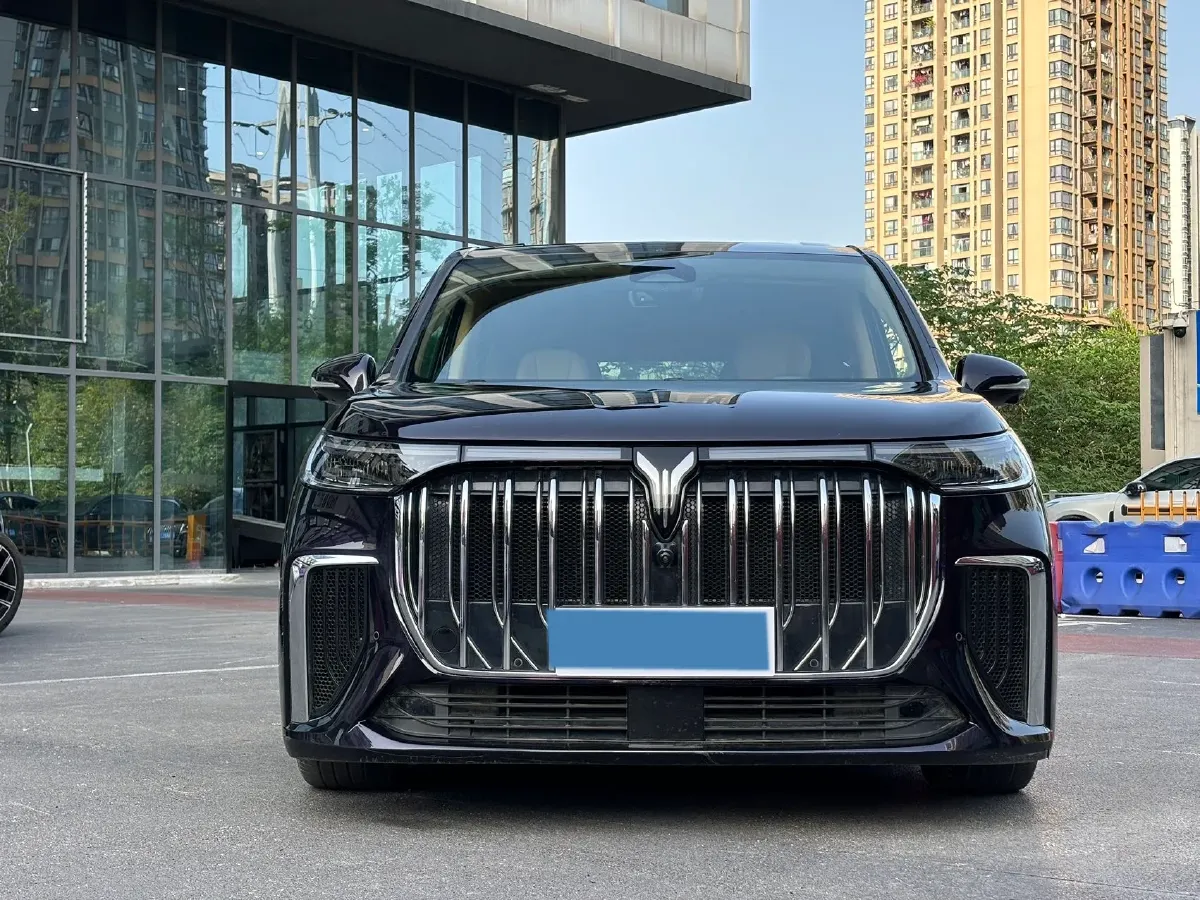 2024 Voyah Dream 1.5T 150HP L4 PHEV 43KWH,autocango,china used car exporter,china ev exporter,chinese used car exporter,chinese used ev exporter