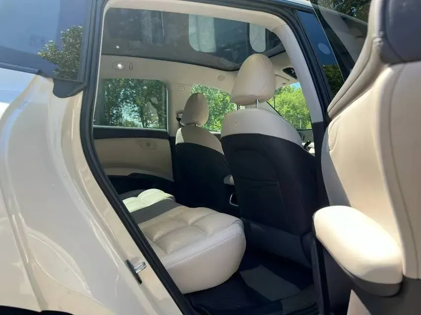 2023 IM LS6 BEV 71KWH,autocango,china used car exporter,china ev exporter,chinese used car exporter,chinese used ev exporter