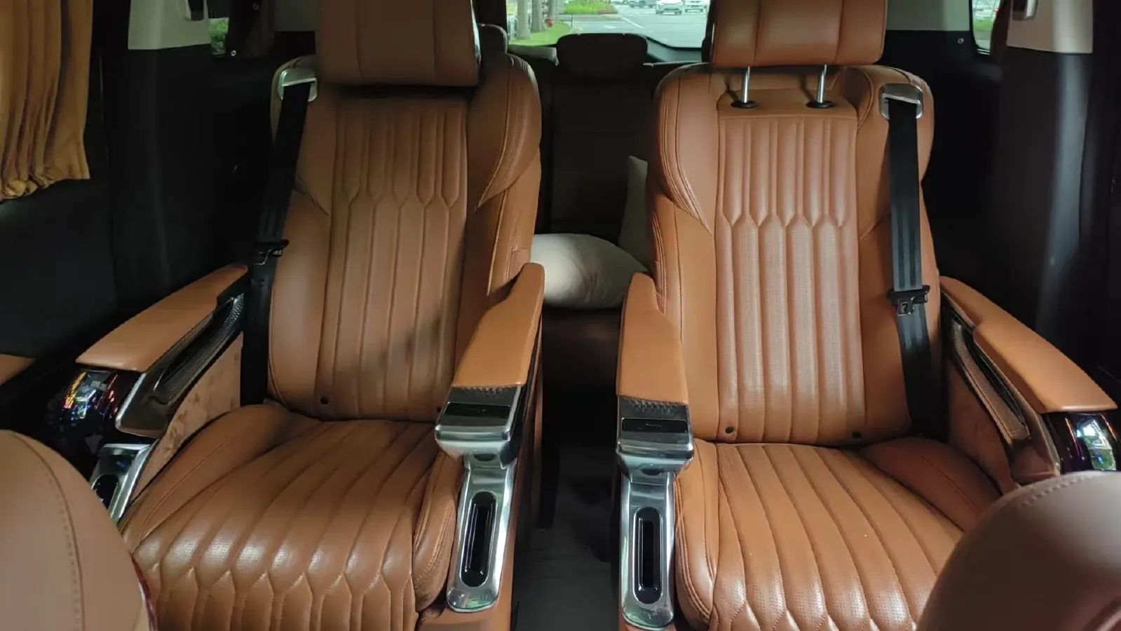 2023 HongQi HQ9 2.0T 252HP L4 8AT,autocango,china used car exporter,china ev exporter,chinese used car exporter,chinese used ev exporter