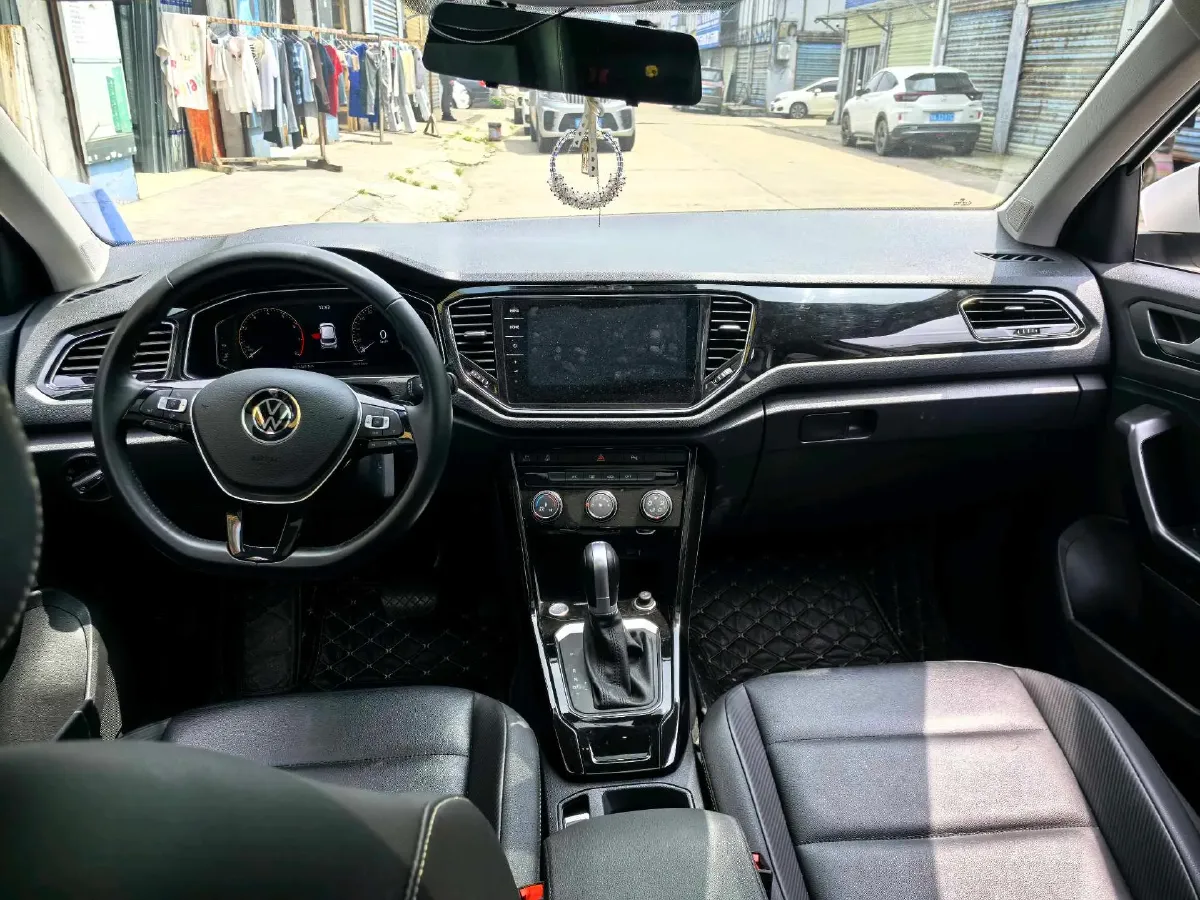 2022 Volkswagen T-Roc 1.4T 150HP L4 7DCT,autocango,china used car exporter,china ev exporter,chinese used car exporter,chinese used ev exporter