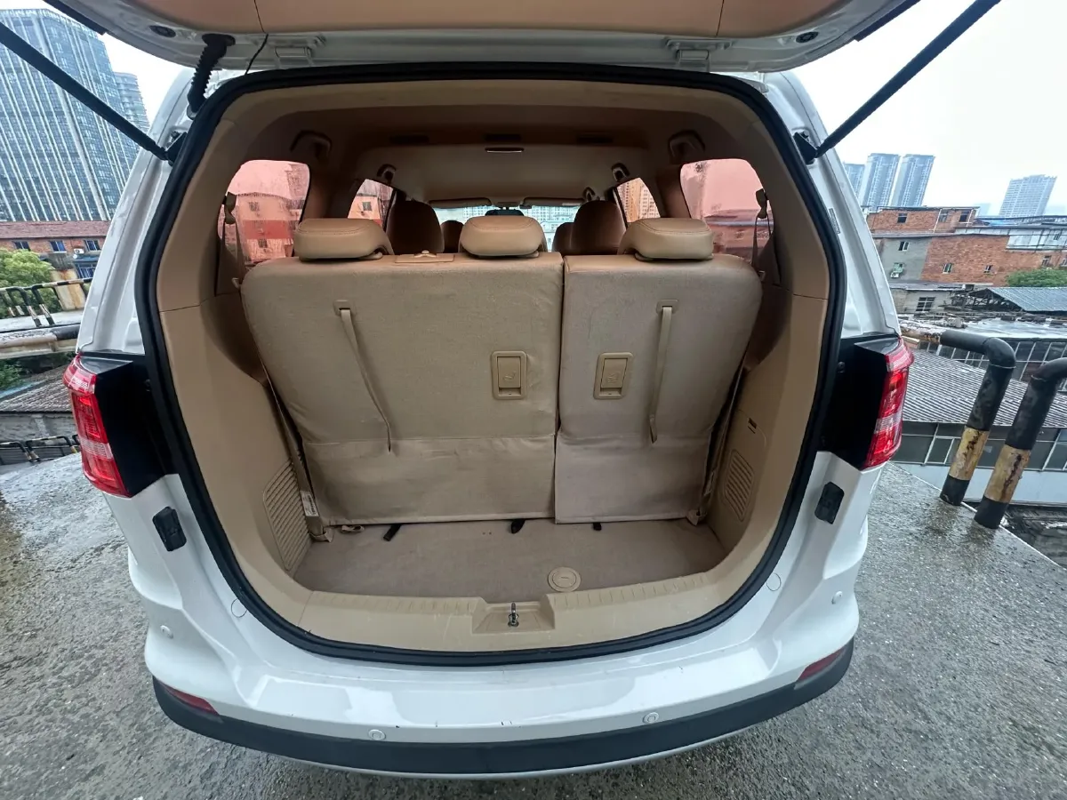 2016 BaoJun 560 1.5T 150HP L4 6MT,autocango,china used car exporter,china ev exporter,chinese used car exporter,chinese used ev exporter