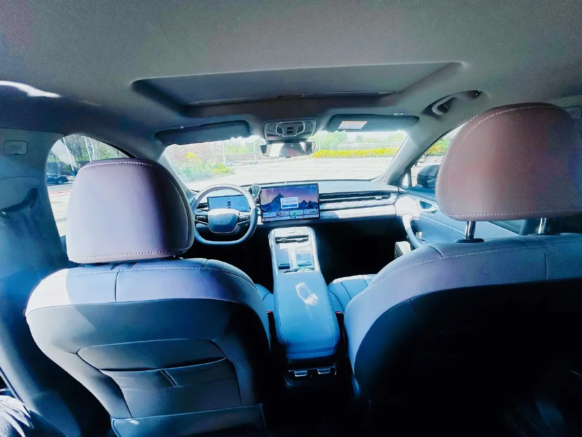 2025 Roewe M7 DMH 1.5L 112HP L4 1DHT PHEV,autocango,china used car exporter,china ev exporter,chinese used car exporter,chinese used ev exporter