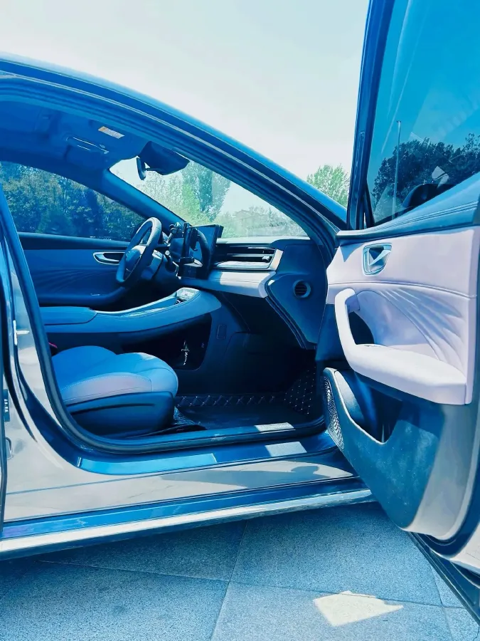 2025 Roewe M7 DMH 1.5L 112HP L4 1DHT PHEV,autocango,china used car exporter,china ev exporter,chinese used car exporter,chinese used ev exporter