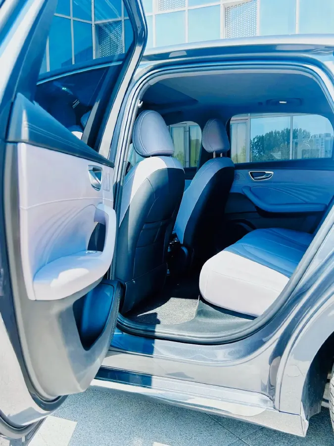 2025 Roewe M7 DMH 1.5L 112HP L4 1DHT PHEV,autocango,china used car exporter,china ev exporter,chinese used car exporter,chinese used ev exporter