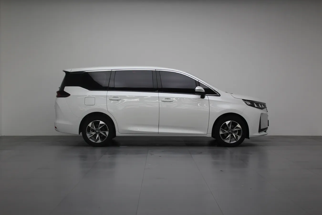 2023 GAC Trumpchi M6 1.5T 177HP L4 7DCT,autocango,china used car exporter,china ev exporter,chinese used car exporter,chinese used ev exporter