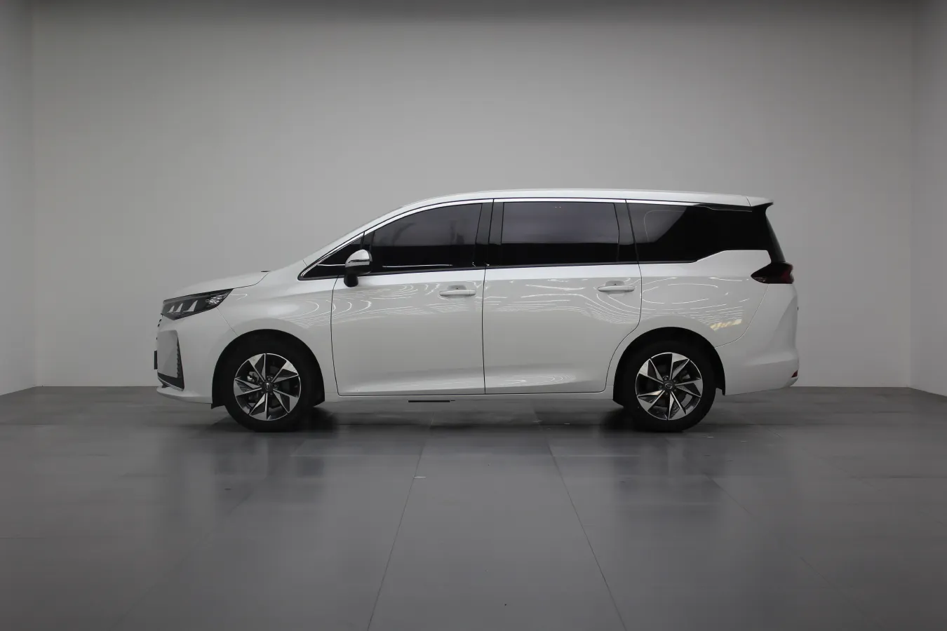 2023 GAC Trumpchi M6 1.5T 177HP L4 7DCT,autocango,china used car exporter,china ev exporter,chinese used car exporter,chinese used ev exporter