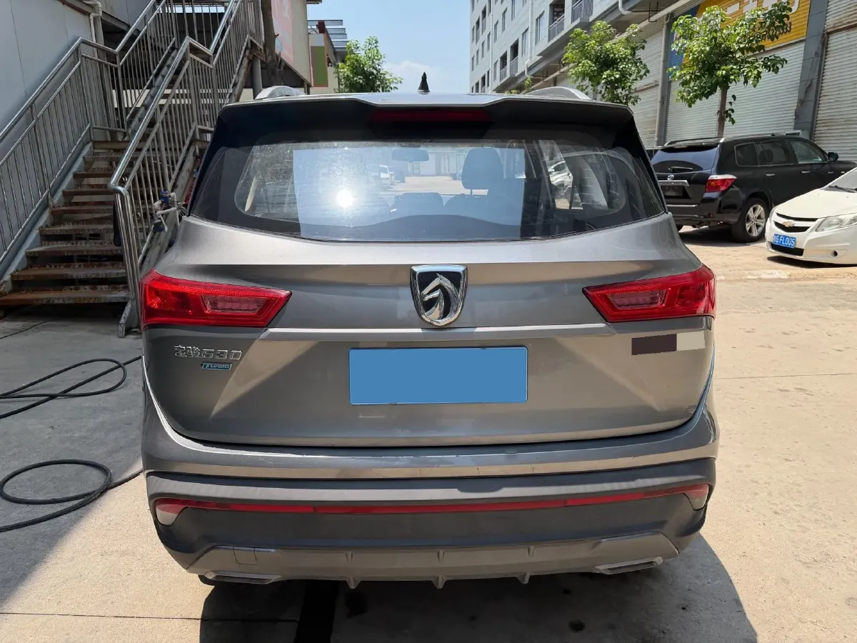 2018 BaoJun 530 1.5T 150HP L4 6MT,autocango,china used car exporter,china ev exporter,chinese used car exporter,chinese used ev exporter