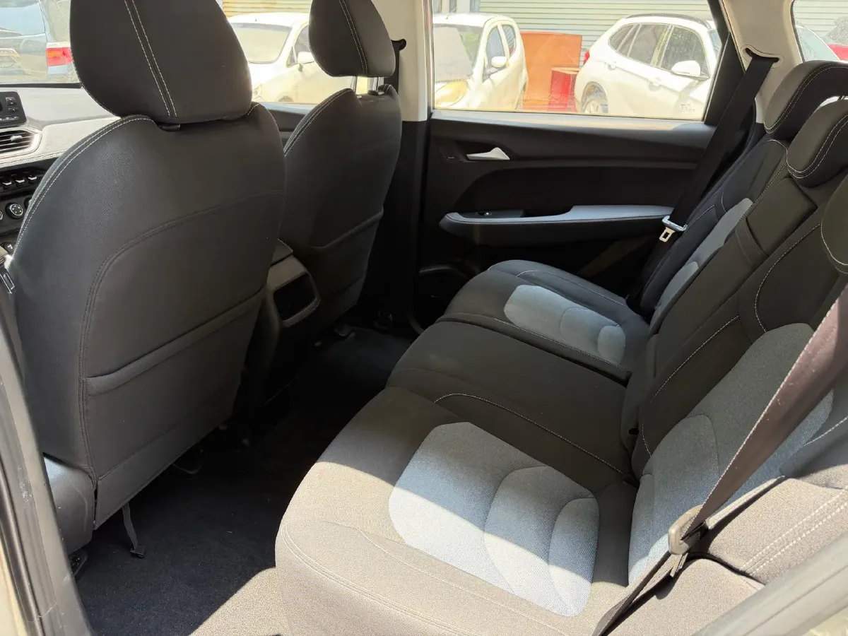 2018 BaoJun 530 1.5T 150HP L4 6MT,autocango,china used car exporter,china ev exporter,chinese used car exporter,chinese used ev exporter