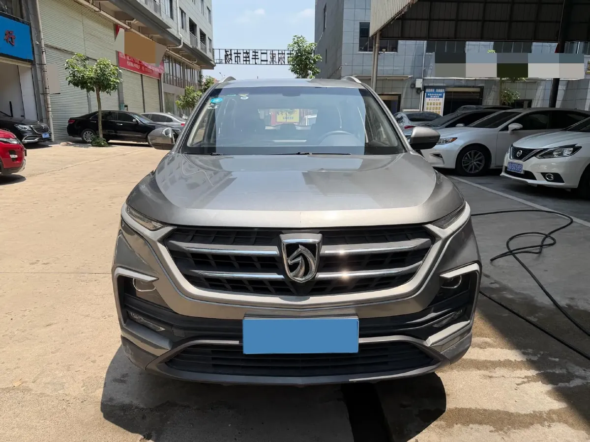 2018 BaoJun 530 1.5T 150HP L4 6MT,autocango,china used car exporter,china ev exporter,chinese used car exporter,chinese used ev exporter