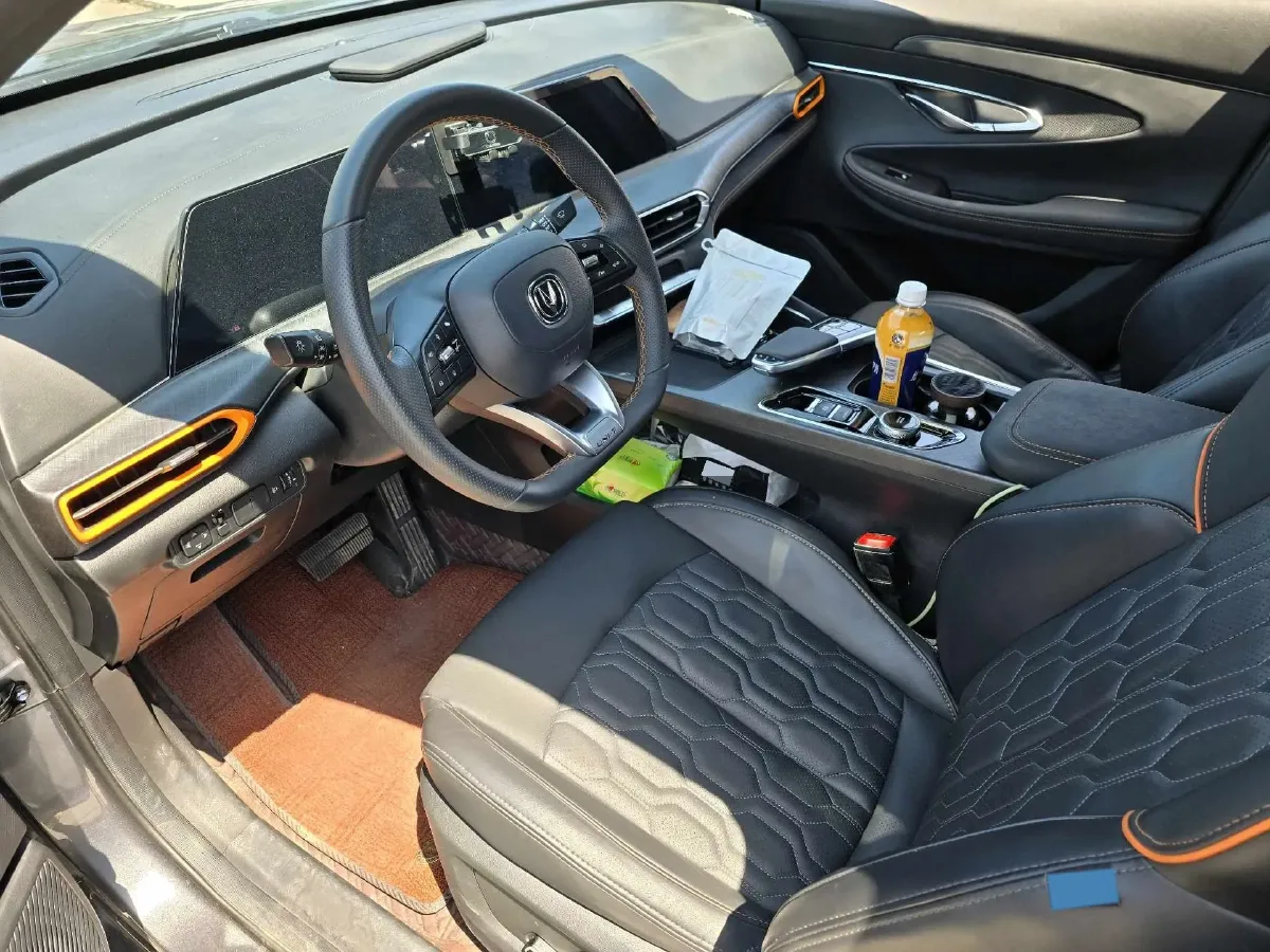 2022 ChangAn UNI-T 1.5T 188HP L4 7DCT,autocango,china used car exporter,china ev exporter,chinese used car exporter,chinese used ev exporter