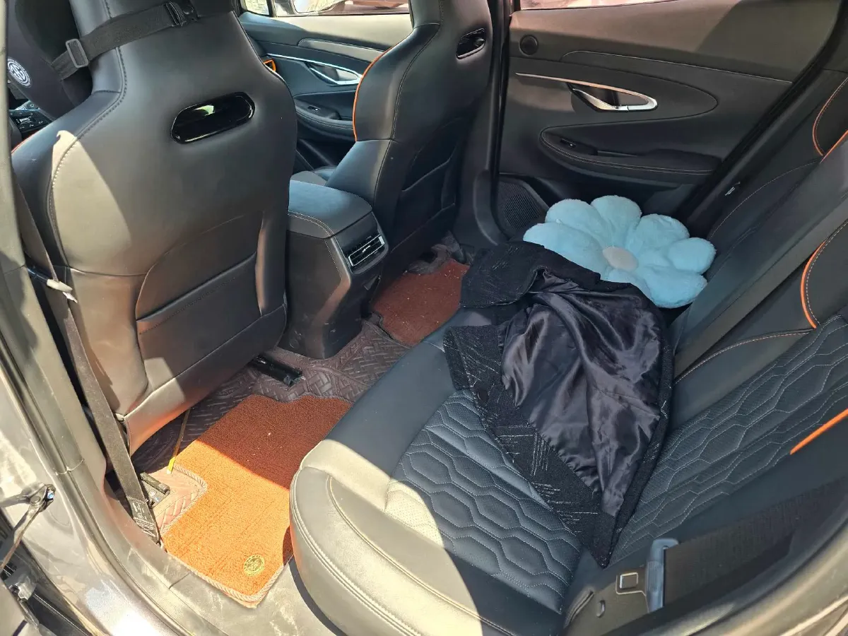 2022 ChangAn UNI-T 1.5T 188HP L4 7DCT,autocango,china used car exporter,china ev exporter,chinese used car exporter,chinese used ev exporter