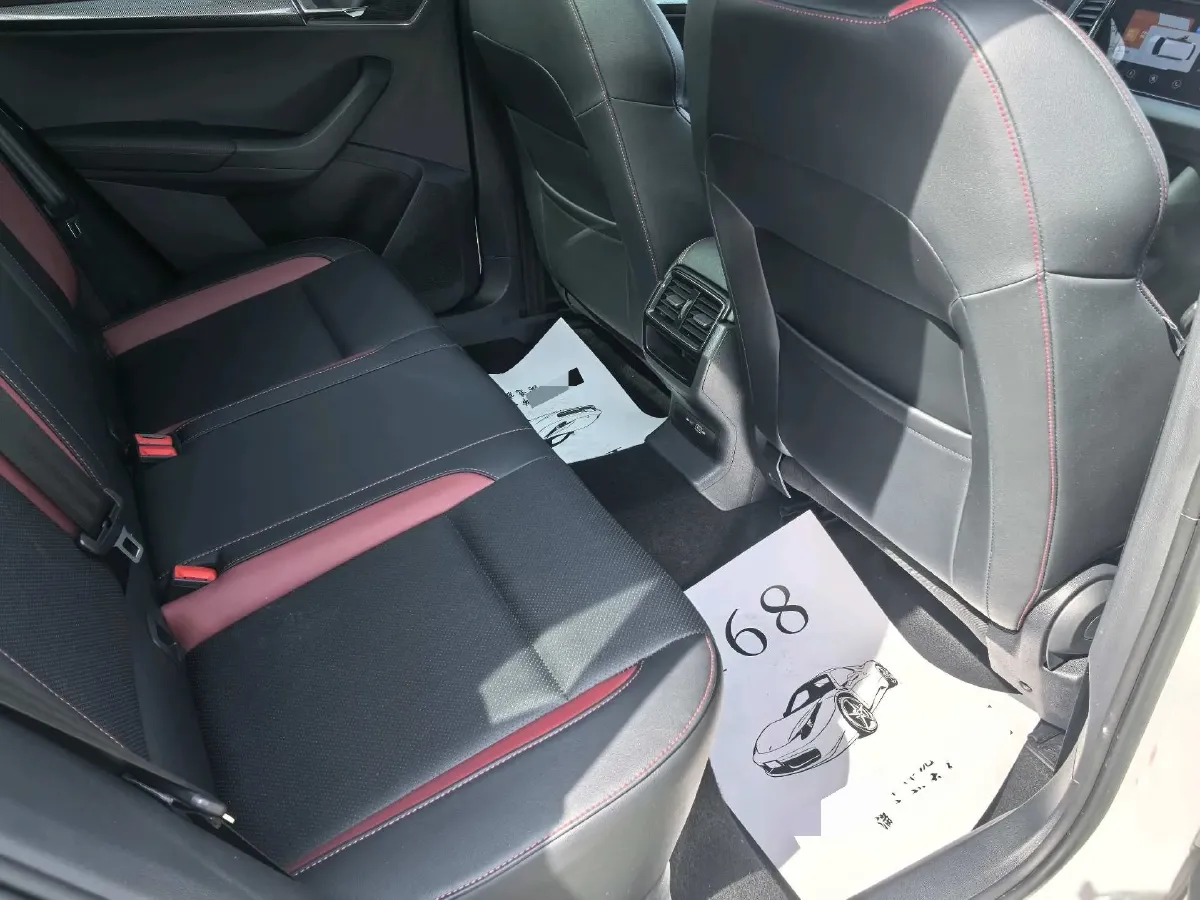 2022 Skoda Karoq 1.4T 150HP L4 7DCT,autocango,china used car exporter,china ev exporter,chinese used car exporter,chinese used ev exporter