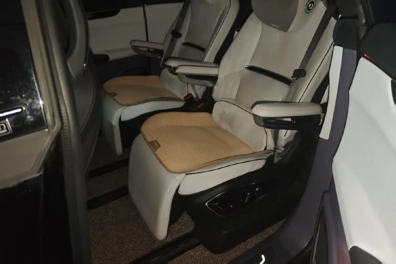 2021 HiPhi X BEV 97KWH,autocango,china used car exporter,china ev exporter,chinese used car exporter,chinese used ev exporter