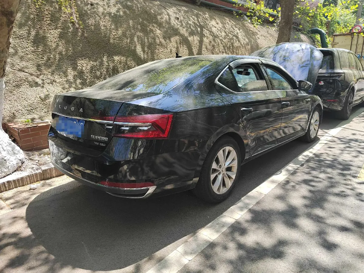 2019 Skoda Superb 1.4T 150HP L4 7DCT,autocango,china used car exporter,china ev exporter,chinese used car exporter,chinese used ev exporter