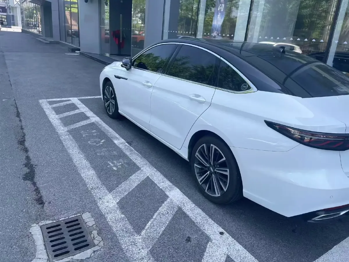 2025 Chery Arrizo 8 Pro 1.6T 197HP L4 7DCT,autocango,china used car exporter,china ev exporter,chinese used car exporter,chinese used ev exporter