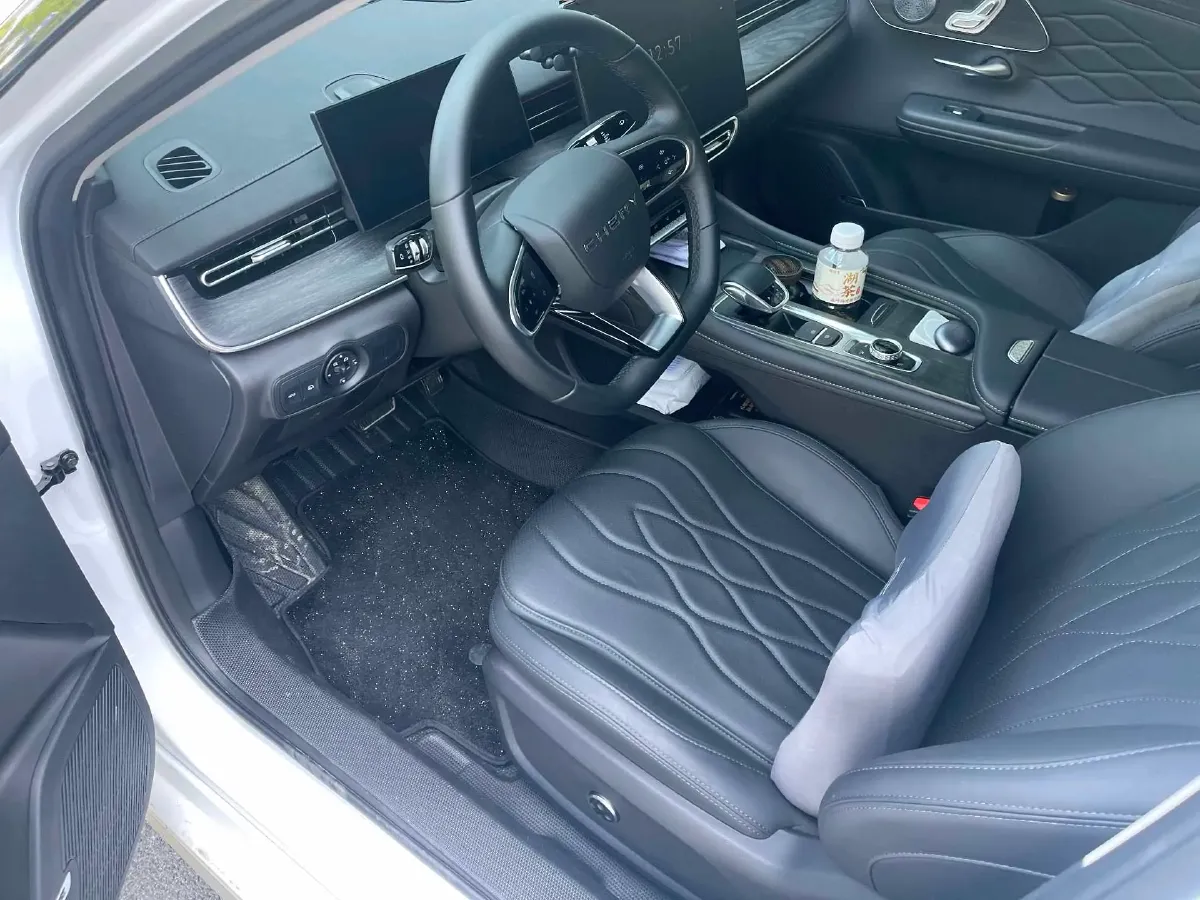 2025 Chery Arrizo 8 Pro 1.6T 197HP L4 7DCT,autocango,china used car exporter,china ev exporter,chinese used car exporter,chinese used ev exporter