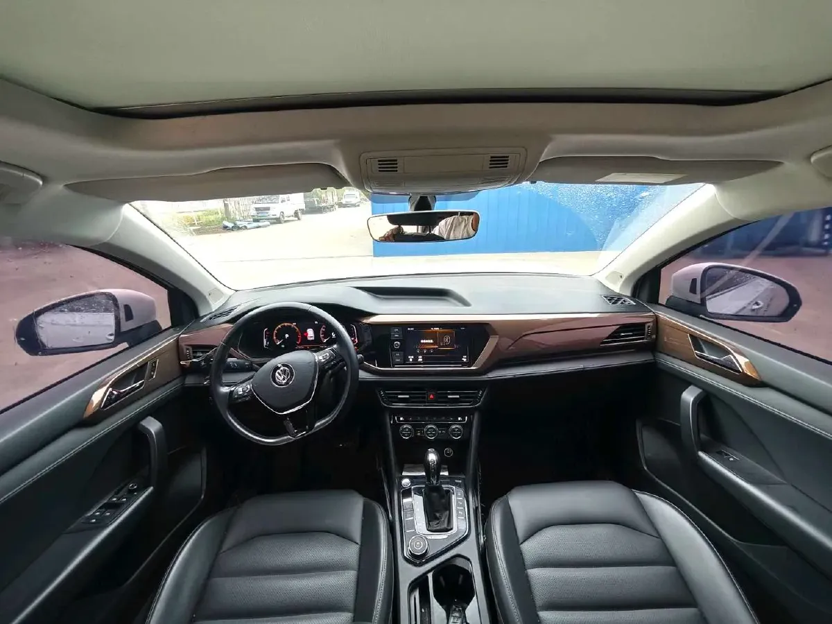 2020 Volkswagen Tharu 2.0T 186HP L4 7DCT,autocango,china used car exporter,china ev exporter,chinese used car exporter,chinese used ev exporter