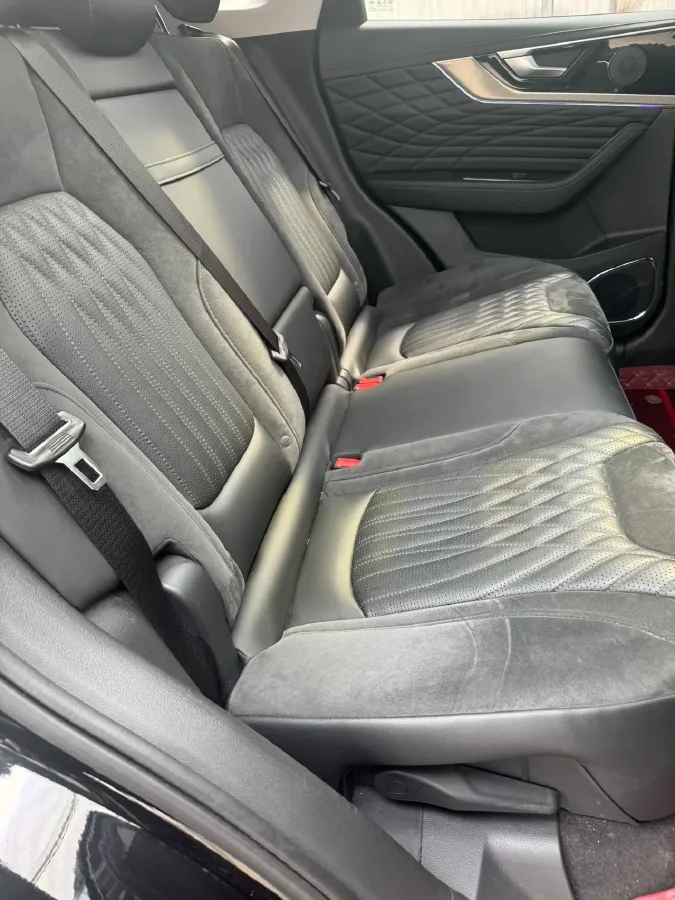 2022 HongQi HS5 2.0T 224HP L4 6AT,autocango,china used car exporter,china ev exporter,chinese used car exporter,chinese used ev exporter