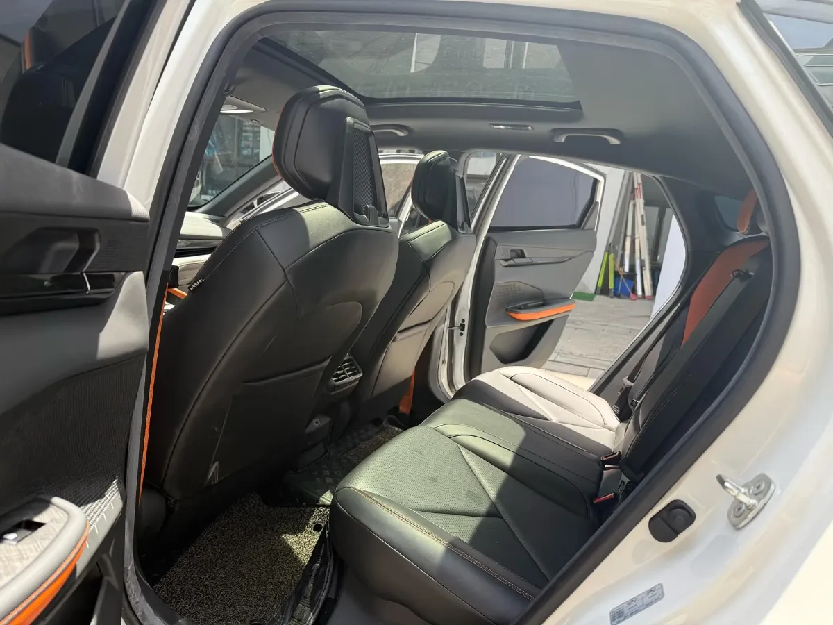 2022 ChangAn UNI-V 1.5T 188HP L4 7DCT,autocango,china used car exporter,china ev exporter,chinese used car exporter,chinese used ev exporter