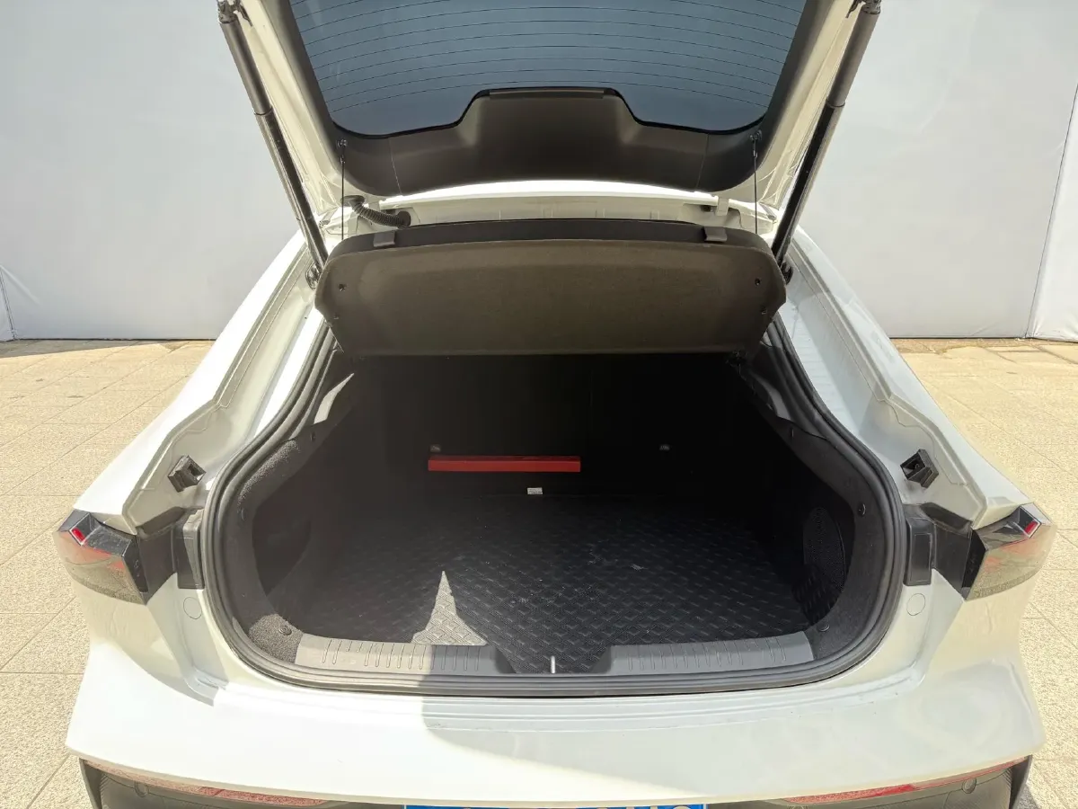 2022 ChangAn UNI-V 1.5T 188HP L4 7DCT,autocango,china used car exporter,china ev exporter,chinese used car exporter,chinese used ev exporter