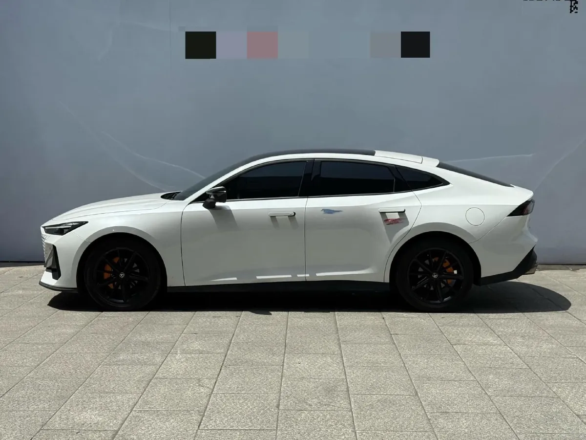 2022 ChangAn UNI-V 1.5T 188HP L4 7DCT,autocango,china used car exporter,china ev exporter,chinese used car exporter,chinese used ev exporter