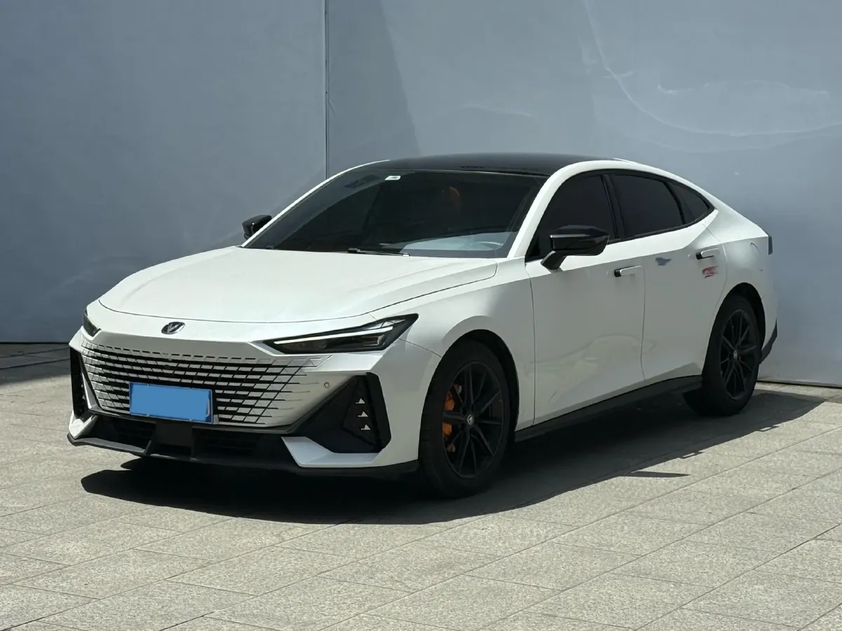 2022 ChangAn UNI-V 1.5T 188HP L4 7DCT,autocango,china used car exporter,china ev exporter,chinese used car exporter,chinese used ev exporter