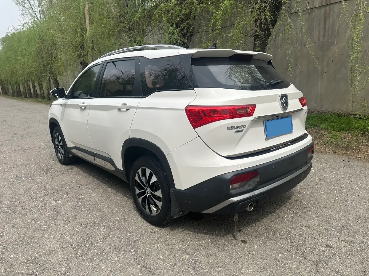 2020 BaoJun 530 1.5T 147HP L4 6MT,autocango,china used car exporter,china ev exporter,chinese used car exporter,chinese used ev exporter