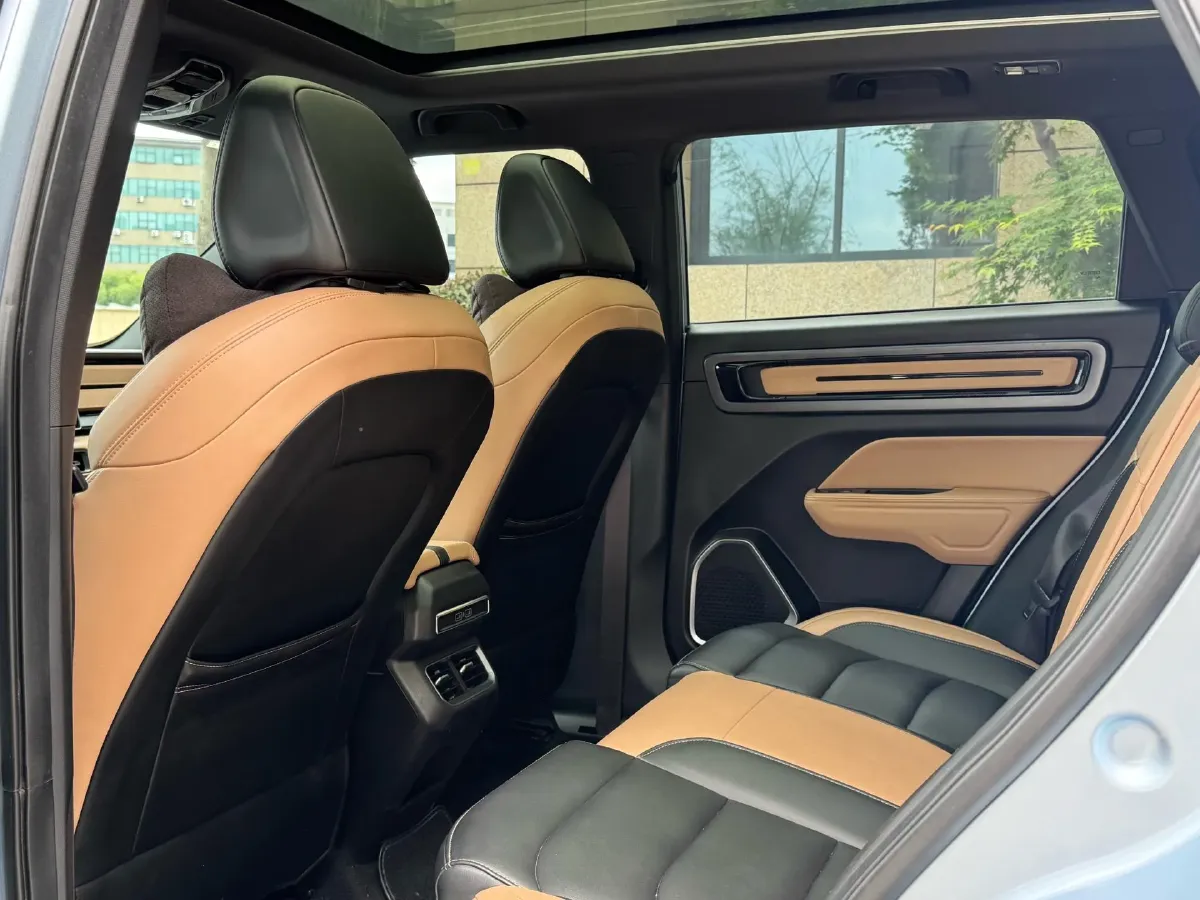 2023 Geely ICON 1.5T 181HP L4 7DCT,autocango,china used car exporter,china ev exporter,chinese used car exporter,chinese used ev exporter