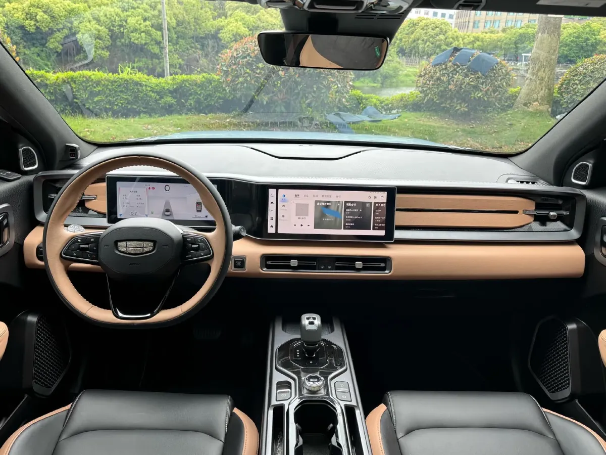 2023 Geely ICON 1.5T 181HP L4 7DCT,autocango,china used car exporter,china ev exporter,chinese used car exporter,chinese used ev exporter