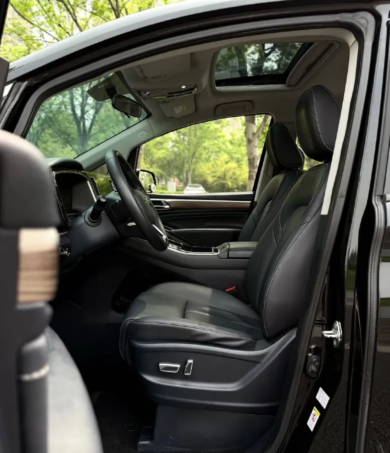 2021 GAC Trumpchi M8 2.0T 252HP L4 8AT,autocango,china used car exporter,china ev exporter,chinese used car exporter,chinese used ev exporter