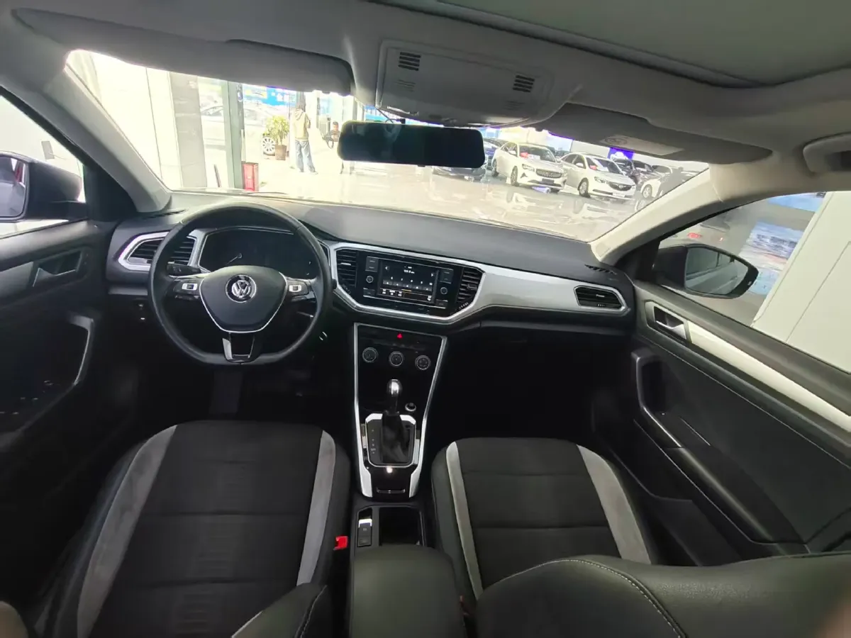 2019 Volkswagen T-Roc 1.4T 131HP L4 7DCT,autocango,china used car exporter,china ev exporter,chinese used car exporter,chinese used ev exporter