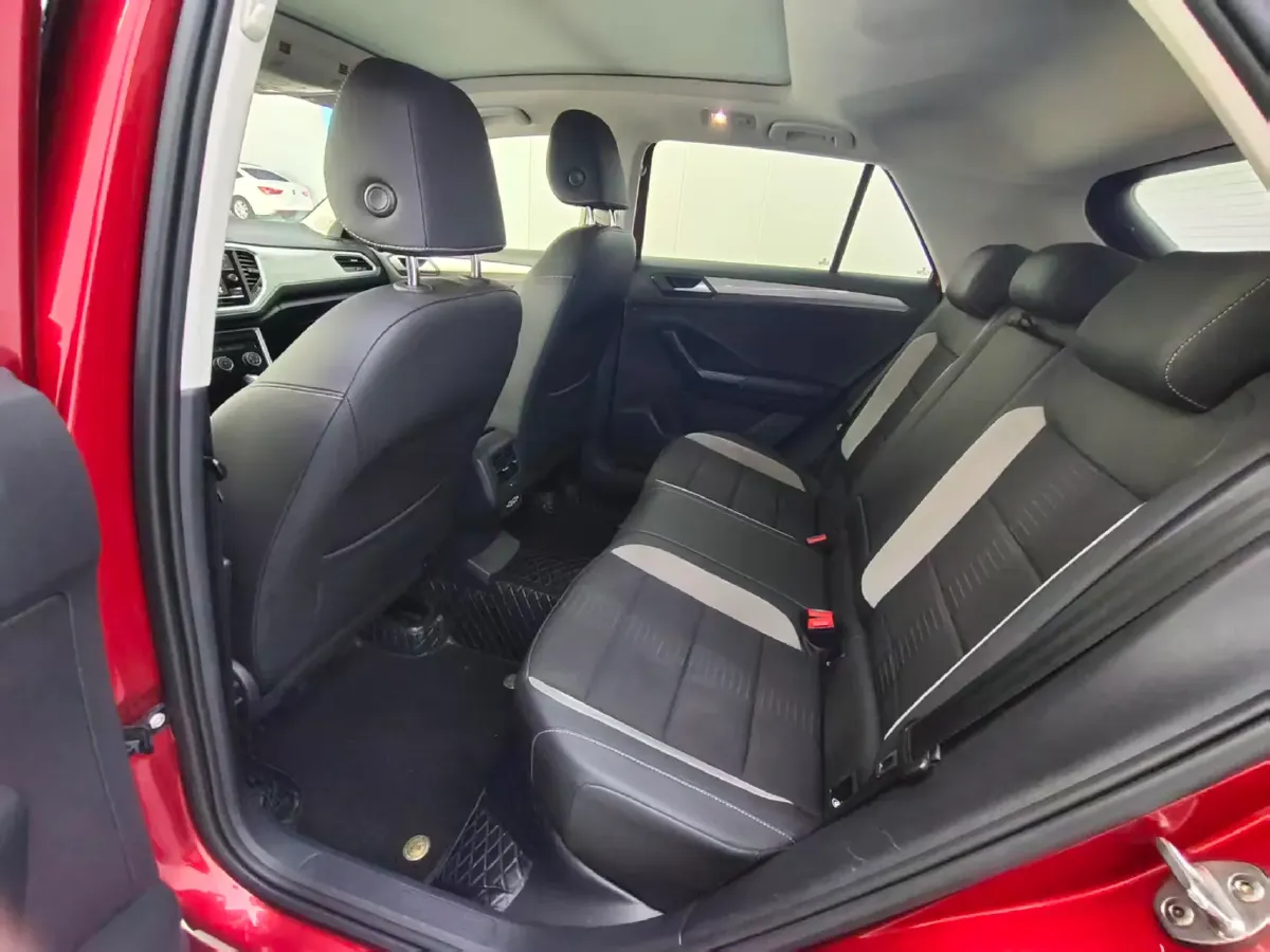 2019 Volkswagen T-Roc 1.4T 131HP L4 7DCT,autocango,china used car exporter,china ev exporter,chinese used car exporter,chinese used ev exporter
