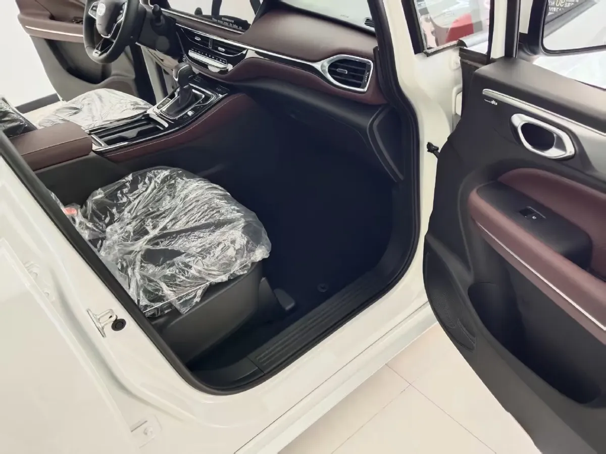 2023 GAC Trumpchi M6 1.5T 177HP L4 7DCT,autocango,china used car exporter,china ev exporter,chinese used car exporter,chinese used ev exporter