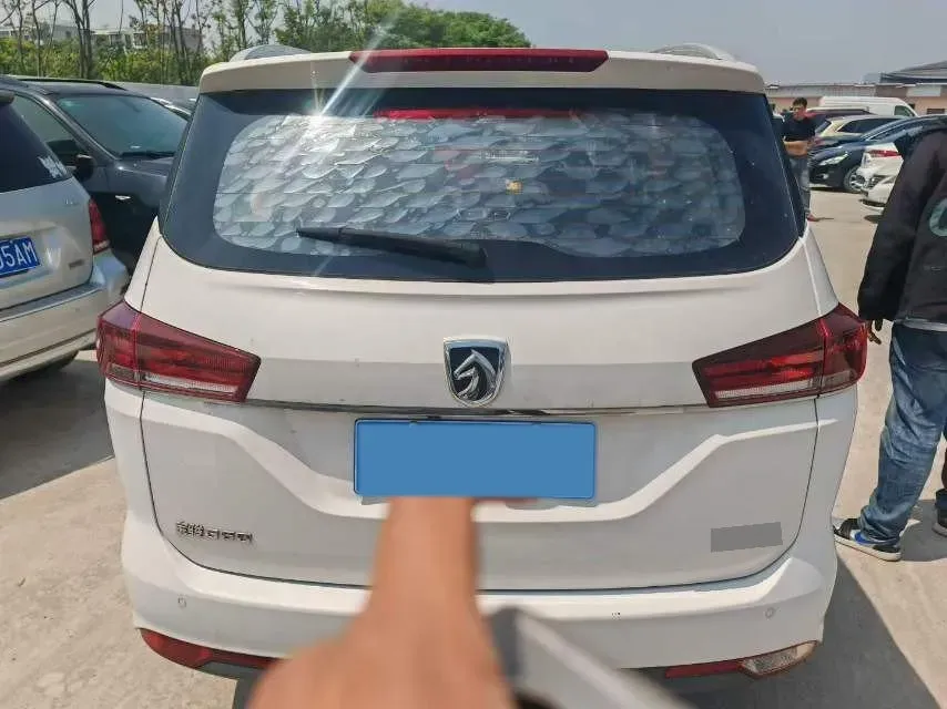 2019 BaoJun 360 1.5L 105HP L4 6MT,autocango,china used car exporter,china ev exporter,chinese used car exporter,chinese used ev exporter