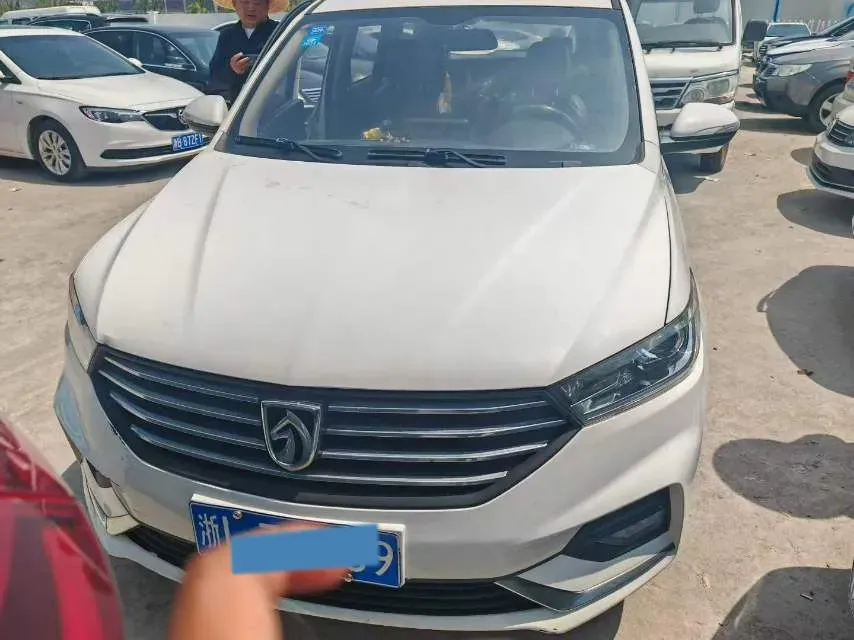 2019 BaoJun 360 1.5L 105HP L4 6MT,autocango,china used car exporter,china ev exporter,chinese used car exporter,chinese used ev exporter