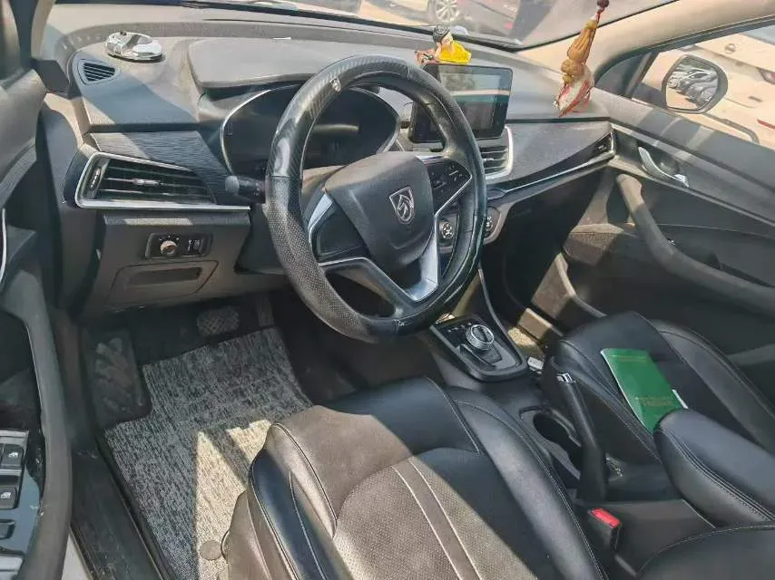 2019 BaoJun 360 1.5L 105HP L4 6MT,autocango,china used car exporter,china ev exporter,chinese used car exporter,chinese used ev exporter