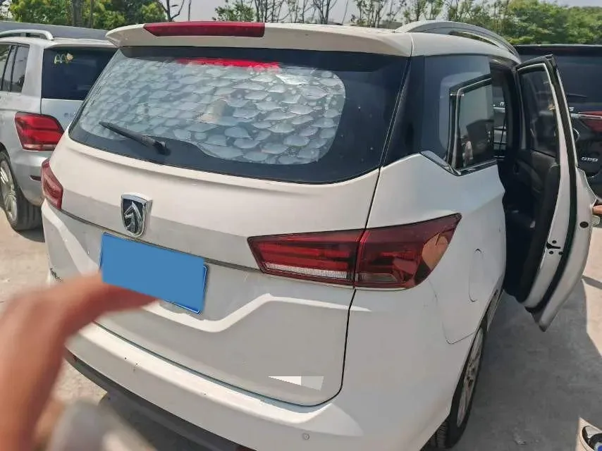 2019 BaoJun 360 1.5L 105HP L4 6MT,autocango,china used car exporter,china ev exporter,chinese used car exporter,chinese used ev exporter