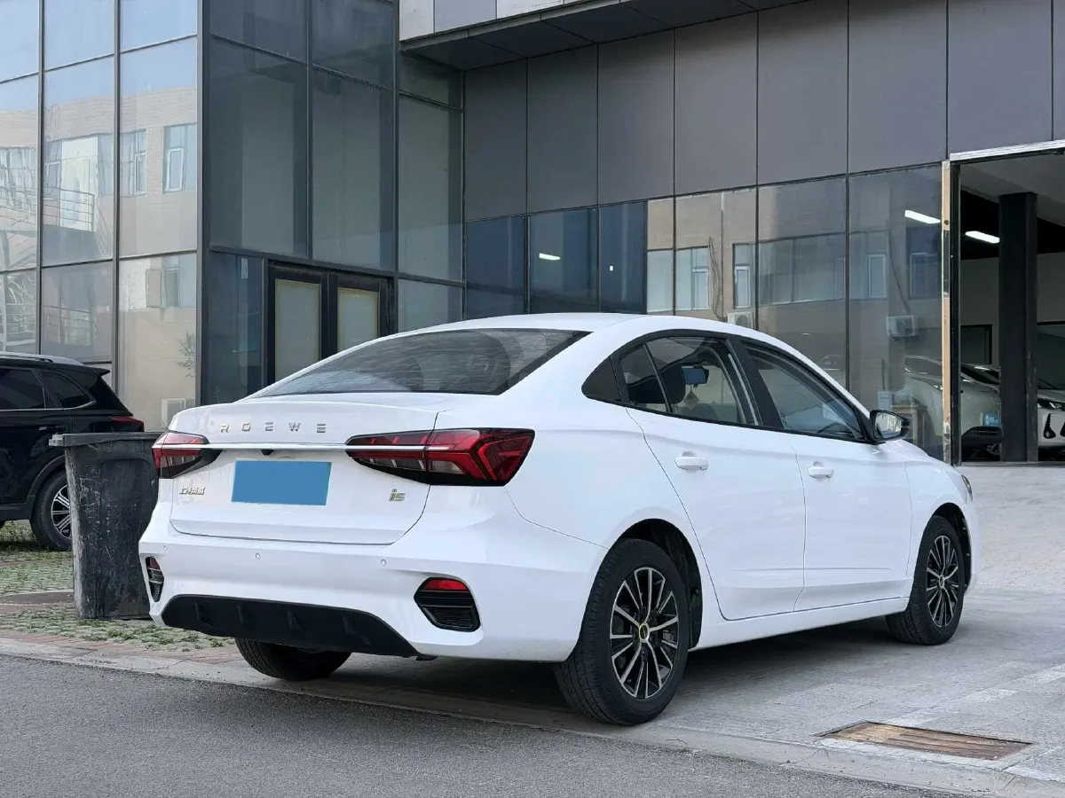 2021 Roewe i5 1.5L 120HP L4 5MT,autocango,china used car exporter,china ev exporter,chinese used car exporter,chinese used ev exporter