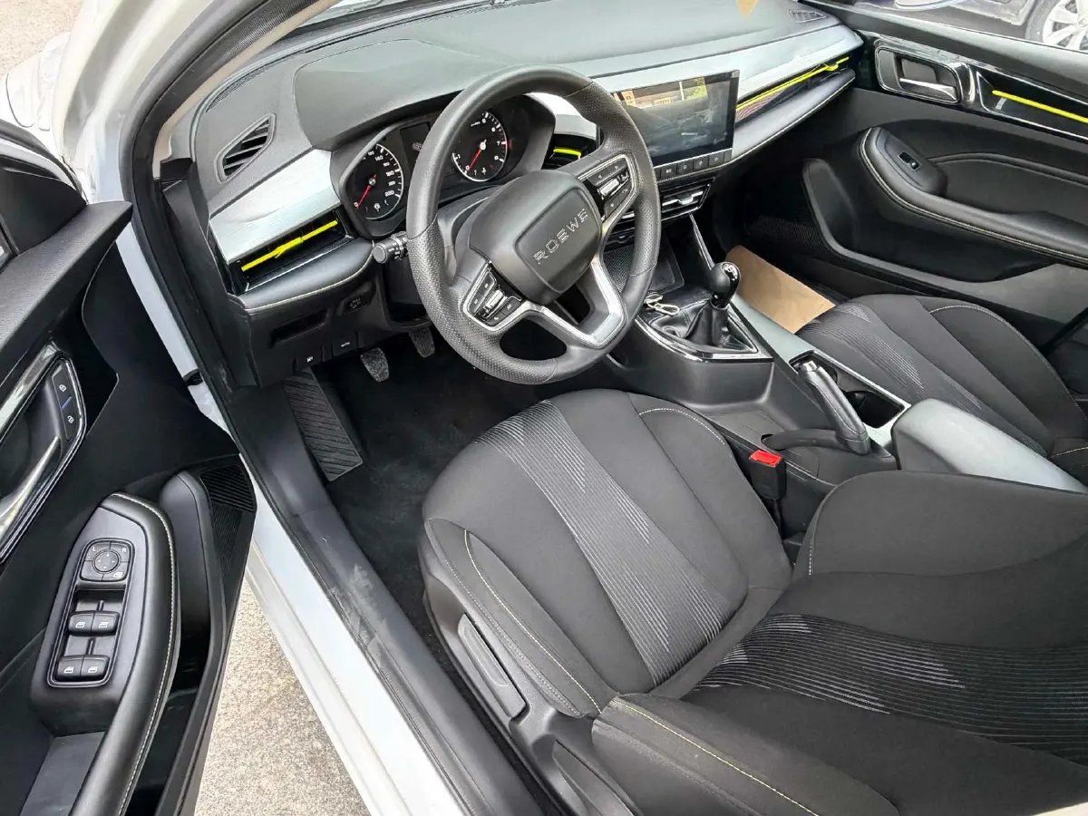 2021 Roewe i5 1.5L 120HP L4 5MT,autocango,china used car exporter,china ev exporter,chinese used car exporter,chinese used ev exporter