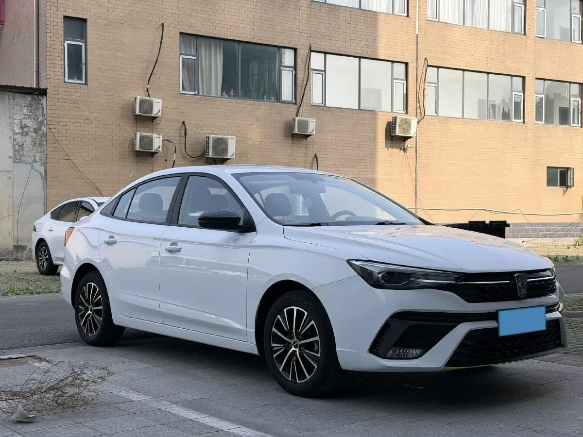 2021 Roewe i5 1.5L 120HP L4 5MT,autocango,china used car exporter,china ev exporter,chinese used car exporter,chinese used ev exporter