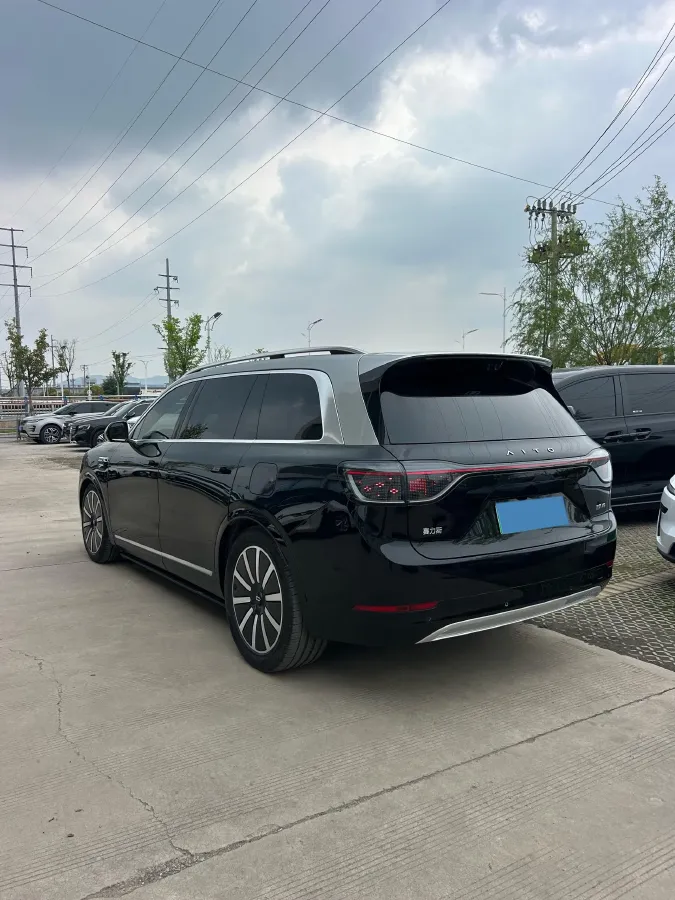 2025 AITO AITO M9 REEV 160HP REEV 52KWH,autocango,china used car exporter,china ev exporter,chinese used car exporter,chinese used ev exporter